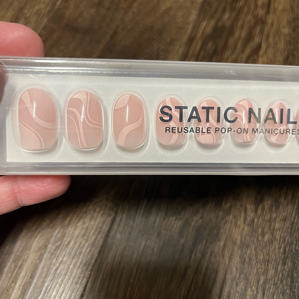 Static Nails 2 sets - Picture 3 of 4